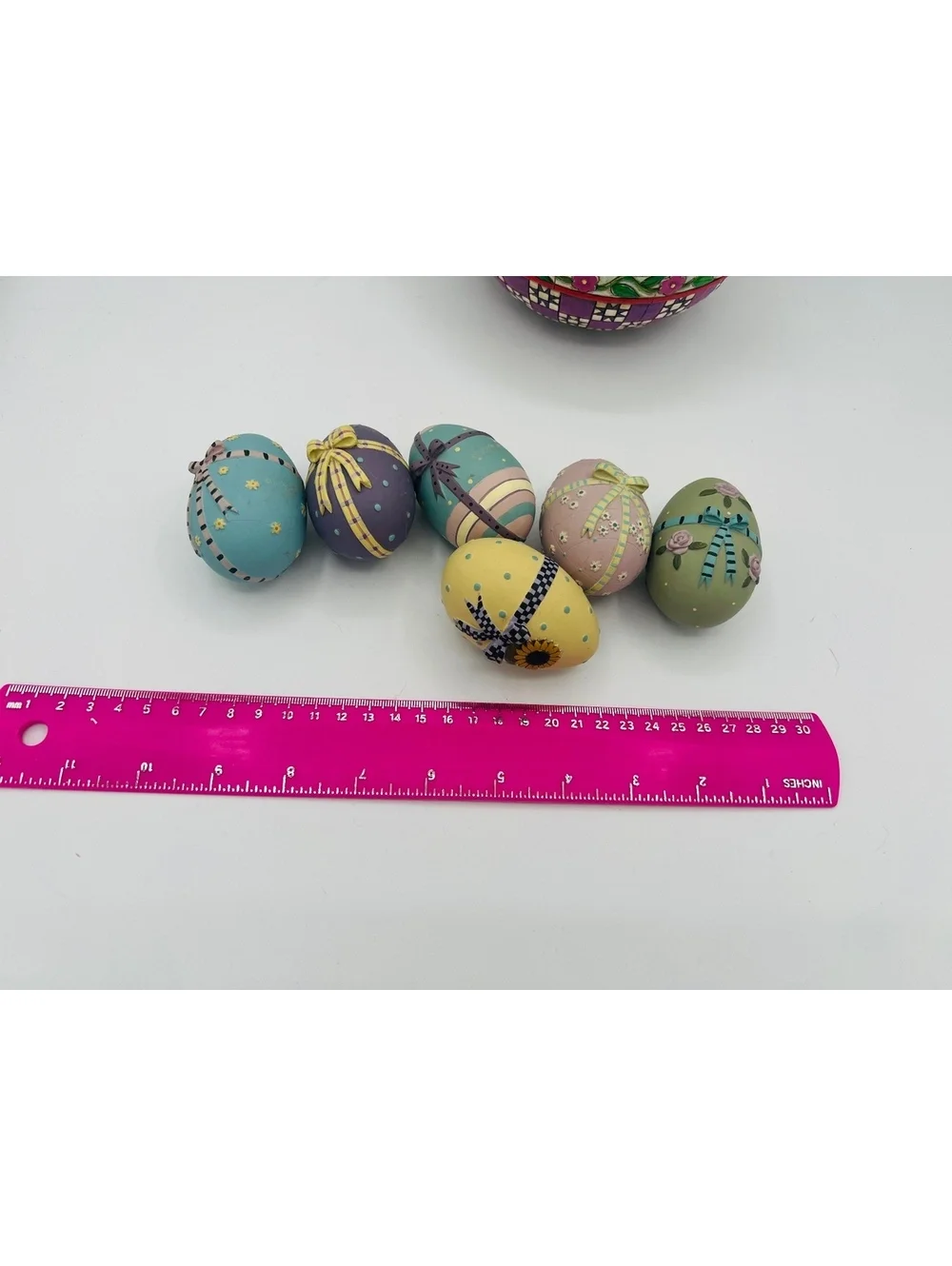 2005 Jim Shore Springtime Surprises Easter Basket with Decorative Eggs